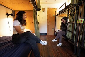 Ocean Island Inn Backpackers Suites - Hostel