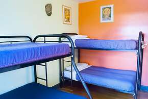 Ocean Island Inn Backpackers Suites - Hostel