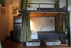 Ocean Island Inn Backpackers Suites - Hostel