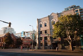 Ocean Island Inn Backpackers Suites - Hostel