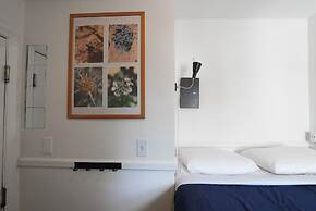 Ocean Island Inn Backpackers Suites - Hostel