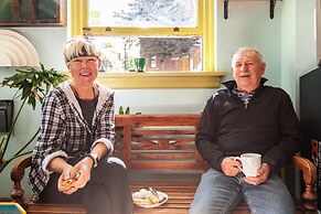 Ocean Island Inn Backpackers Suites - Hostel