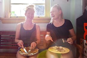 Ocean Island Inn Backpackers Suites - Hostel