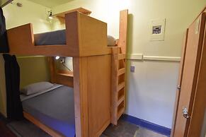 Ocean Island Inn Backpackers Suites - Hostel