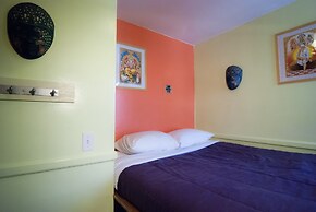 Ocean Island Inn Backpackers Suites - Hostel