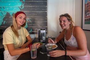 Ocean Island Inn Backpackers Suites - Hostel