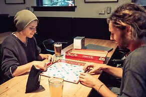 Ocean Island Inn Backpackers Suites - Hostel