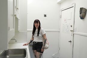Ocean Island Inn Backpackers Suites - Hostel