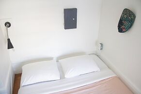 Ocean Island Inn Backpackers Suites - Hostel