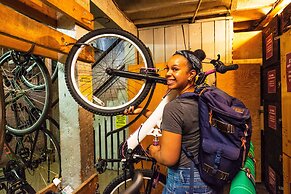 Ocean Island Inn Backpackers Suites - Hostel