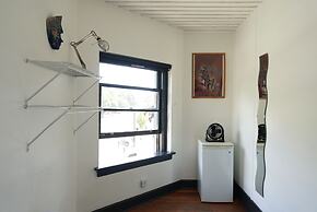Ocean Island Inn Backpackers Suites - Hostel