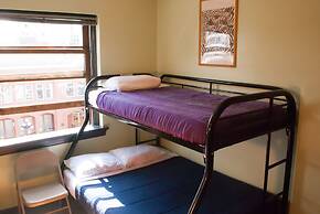 Ocean Island Inn Backpackers Suites - Hostel