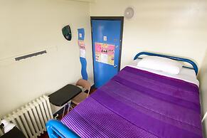 Ocean Island Inn Backpackers Suites - Hostel