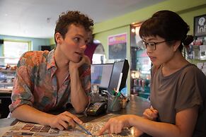 Ocean Island Inn Backpackers Suites - Hostel