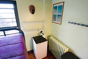 Ocean Island Inn Backpackers Suites - Hostel