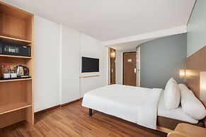Ibis Gading Serpong