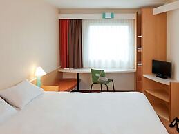 Ibis Gading Serpong