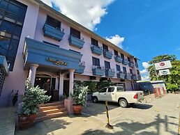 Casa Leticia Business Inn