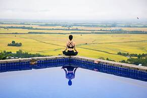 Victoria Nui Sam Lodge