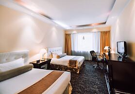 Chinggis Khaan Hotel