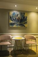 Chinggis Khaan Hotel