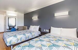 Motel 6 Laredo, TX - Airport