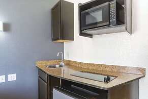 Motel 6 Laredo, TX - Airport