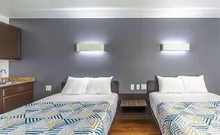 Motel 6 Laredo, TX - Airport