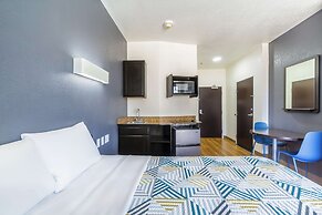 Motel 6 Laredo, TX - Airport