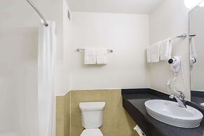 Motel 6 Laredo, TX - Airport