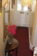 White House View Guest House