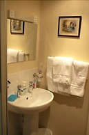 White House View Guest House