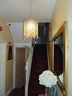 White House View Guest House