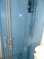 White House View Guest House