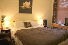 White House View Guest House