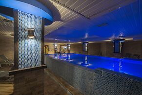 Taç Premier Hotel & Spa