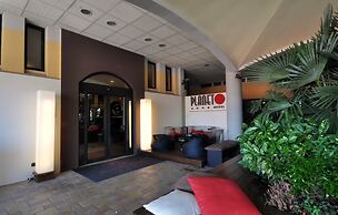 Planet Hotel