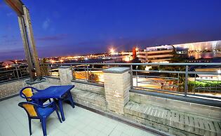 Planet Hotel