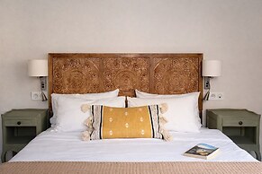 Irin Hotel