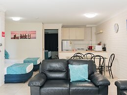 Trickett Gardens Holiday Inn