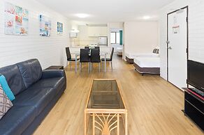 Trickett Gardens Holiday Inn