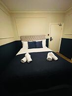 Euro Bar and Hotel
