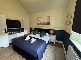 Euro Bar and Hotel