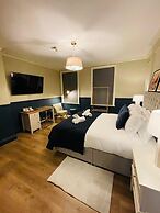 Euro Bar and Hotel