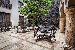 Bastión Luxury Hotel