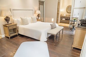 Bastión Luxury Hotel