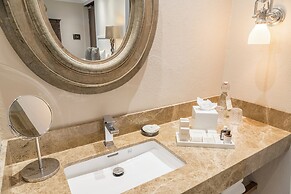 Bastión Luxury Hotel
