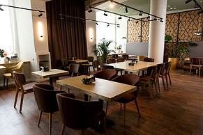Sheddok Hotel