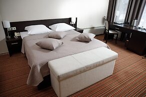 Sheddok Hotel