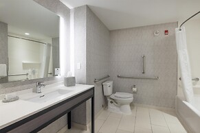 Hampton Inn & Suites Portsmouth Downtown